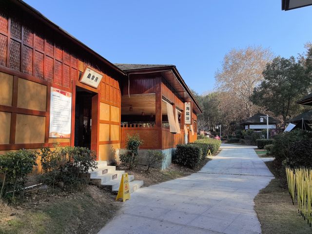 武漢周邊泡湯，應城湯池溫泉，百餘個池子，還有溫泉海浪太贊了！