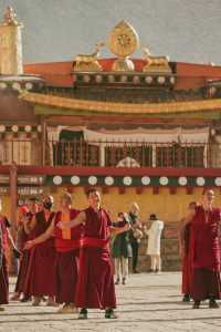 美到失語的松贊林寺，來一場心靈的淨化之旅