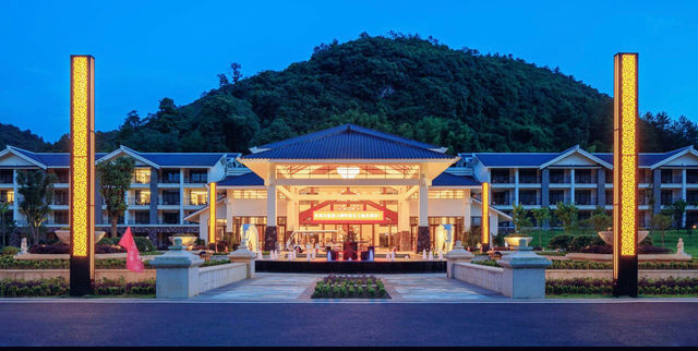 乳源藍山源嶺南東方溫泉酒店：巴厘島風情，盡享愜意時光