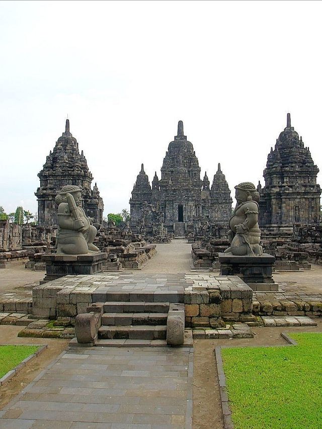 印度尼西亞日惹普蘭巴南神廟丨東方五大奇蹟之一，印度教神廟