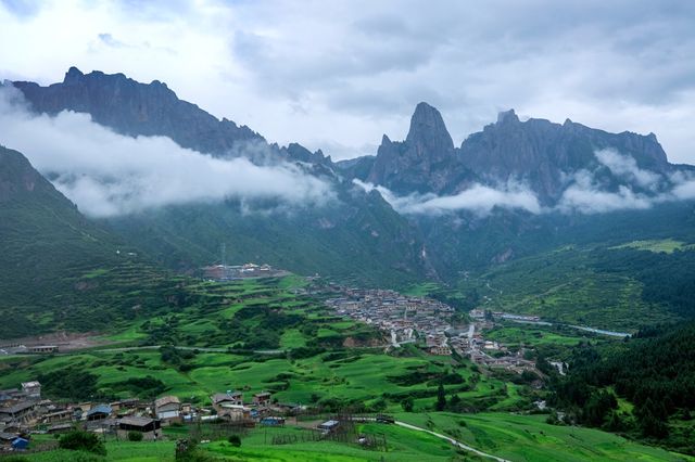 生命在紅塵裡艷遇，靈魂在九天外私奔，高原上的香巴拉，九色甘南