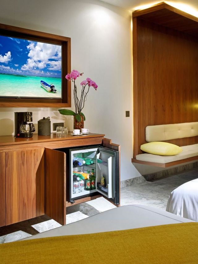 🌴🛏️ Costa Mujeres Getaway: Top Hotel Picks! 🏖️