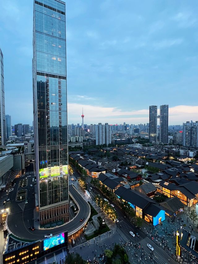 成都酒店⎮我在太古里上空，看成都zui美夜景｜ 成都 