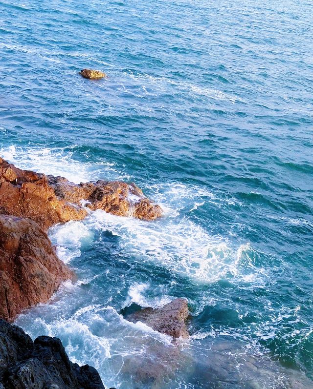 隱藏在海岸線上的神秘之光，等你來探
