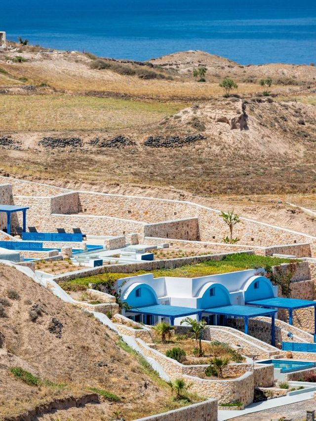 🌟 Santorini's Hidden Gem: Desiterra Resort 🏖️