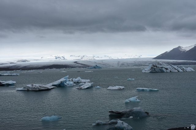 Fjallsarlon Iceberg Lagoon：冰雪奇緣般
