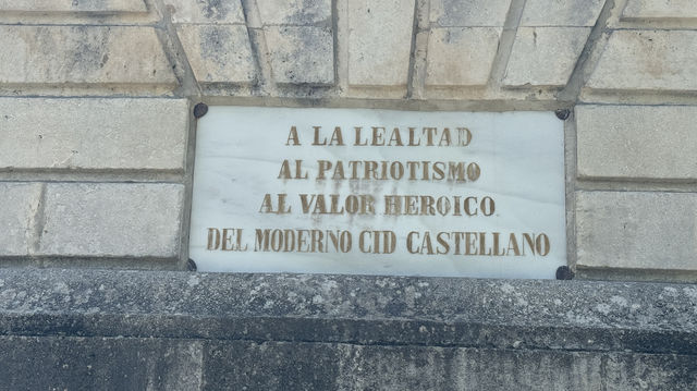 恩佩西納多陵墓紀念碑 Monumento al Empeci