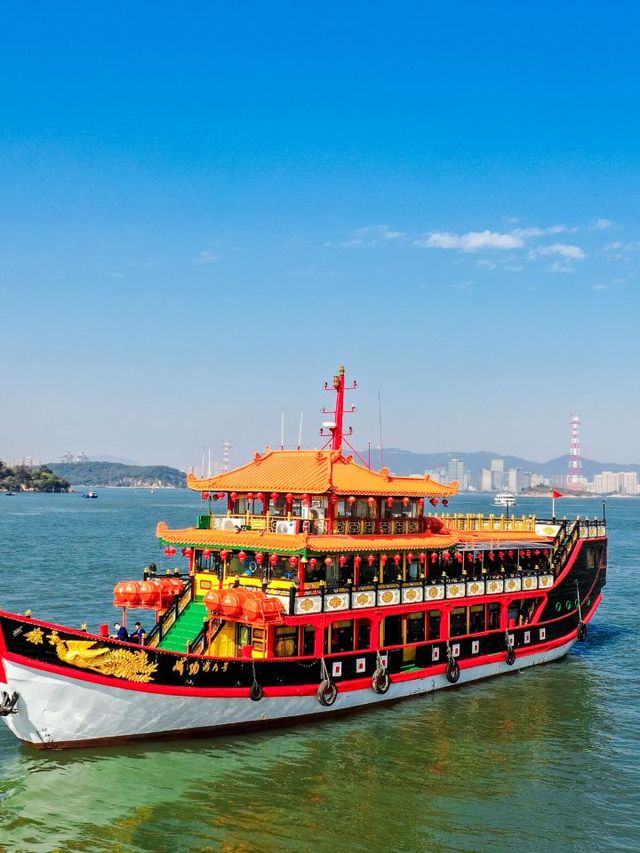 🌃 Xiamen Nights: Cruises & Views to Remember 🌌