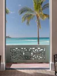 🌺 Waikiki's Pink Palace: A Royal Hawaiian Retreat 🌴