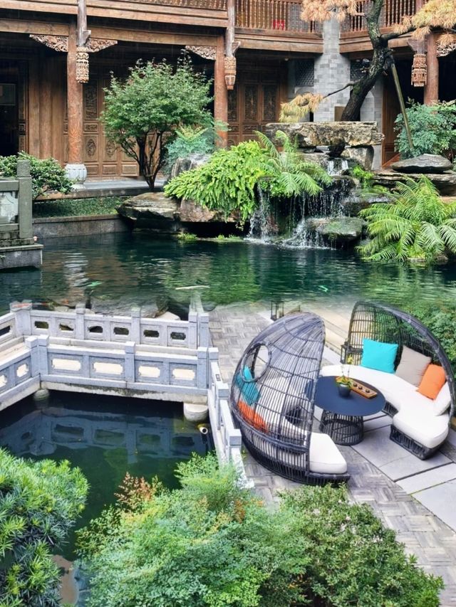 《建水寶藏 | 和院酒店，邂逅古城之美》。