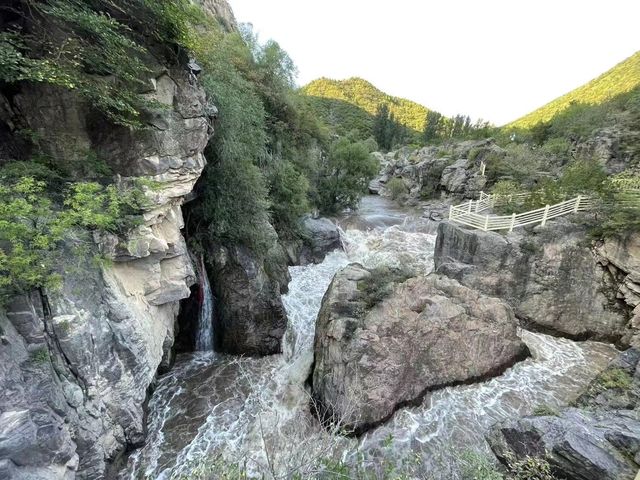 烏龍峽谷