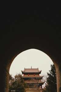 吃烤肉找網紅關長，來嘉峪關逛絲綢之路必經之地