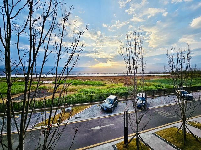 西昌 觀瀘山 賞邛海 住空港雲享