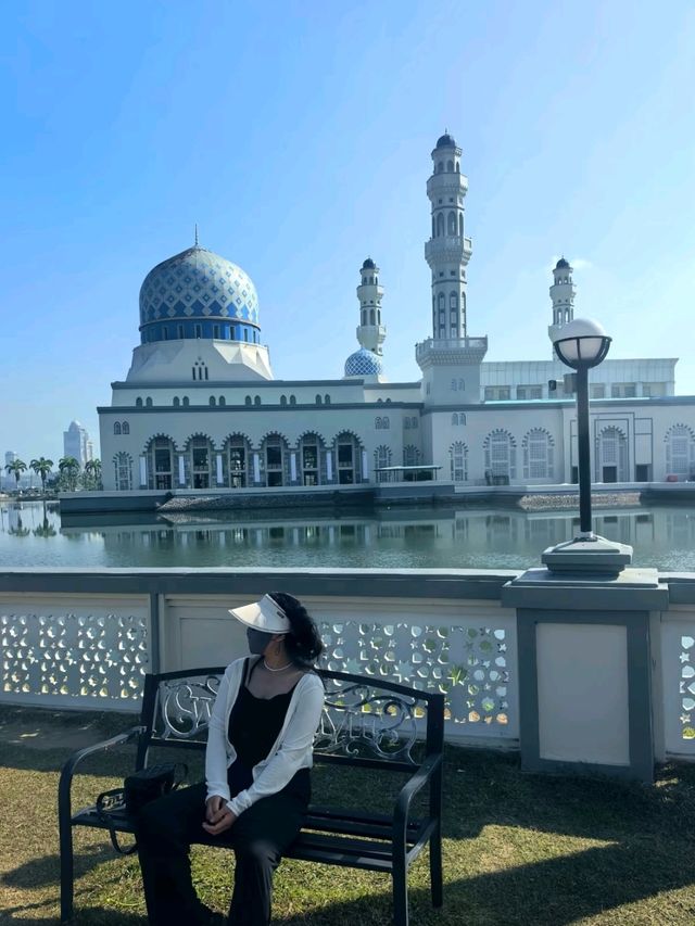 Malaysian blue Sabah 🪼🫧The floating mosque in Kota Kinabalu 😍