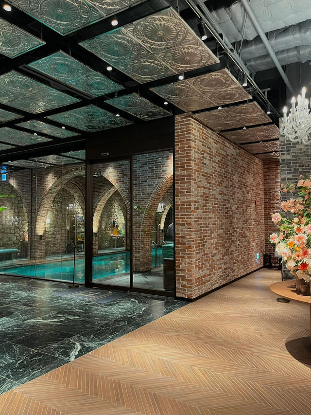 首爾江南的秋日浪漫｜Ananti酒店，loft美學與韓劇氛圍拉滿！🍁