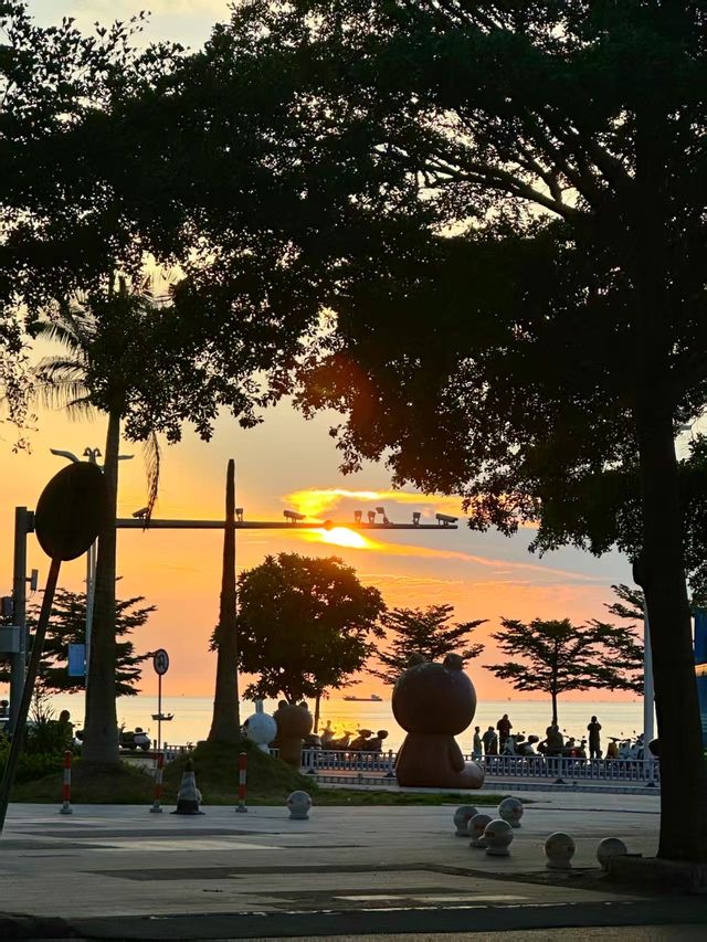 橘子味嘅晚霞，將呢座海濱小城嘅治癒感拉滿！