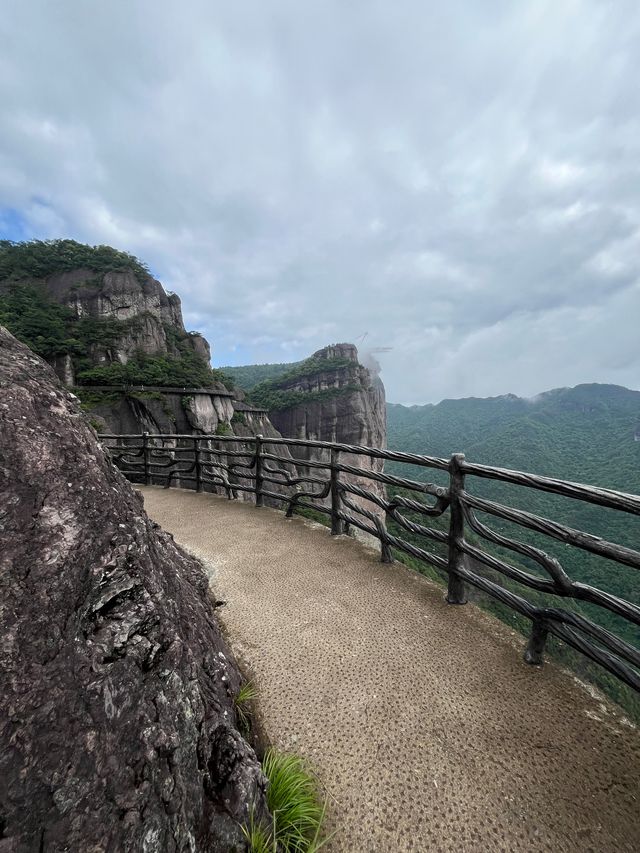 《在神仙居嘅雲端，同火山岩對話：一場地質迷嘅奇幻漂流》【