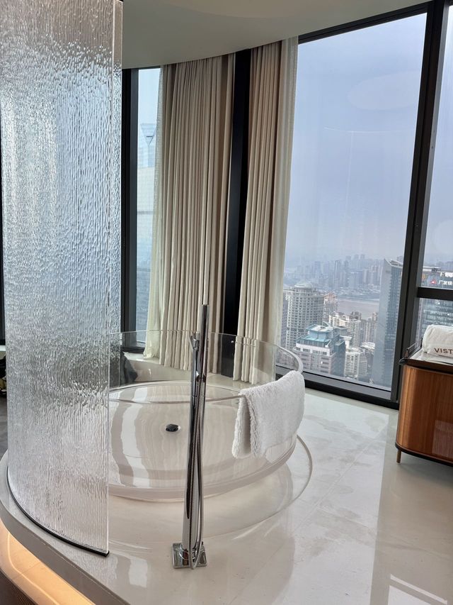 重慶解放碑附近嘅高空酒店真係超級超級超級上鏡