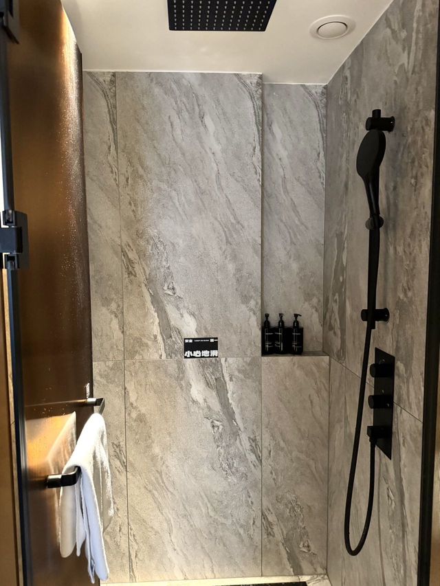 鬧市裡的日系侘寂風寶藏酒店 鬧市裡的日系侘寂風寶藏酒店