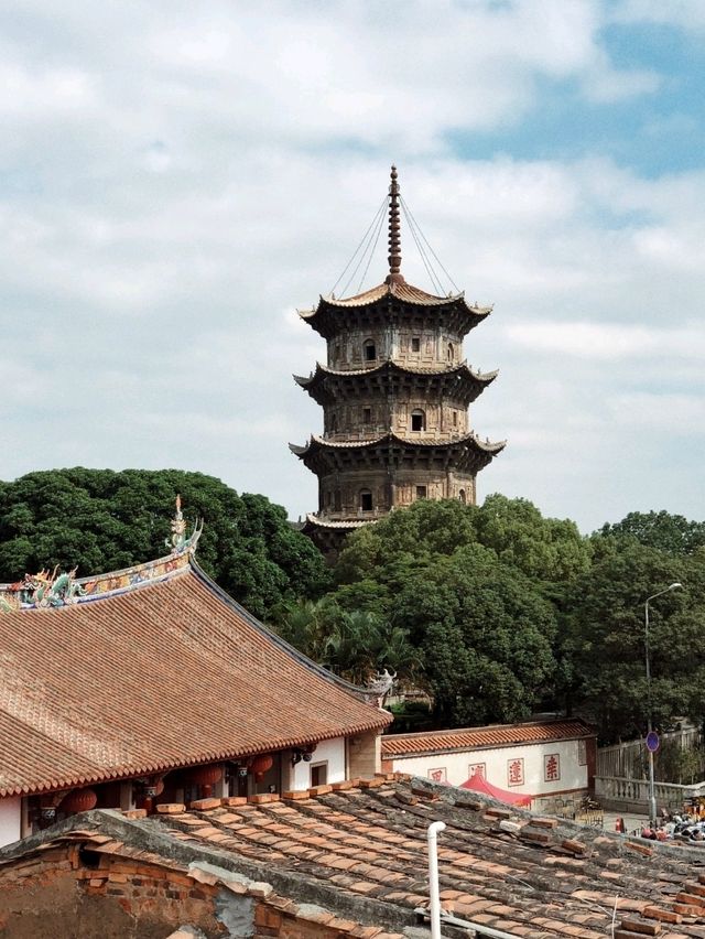Quanzhou Citywalk: Culture & Bites! 🚶🍜