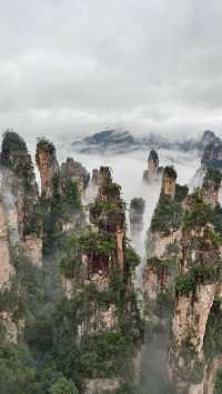 你見過會“飄”在雲裡的石頭嗎？