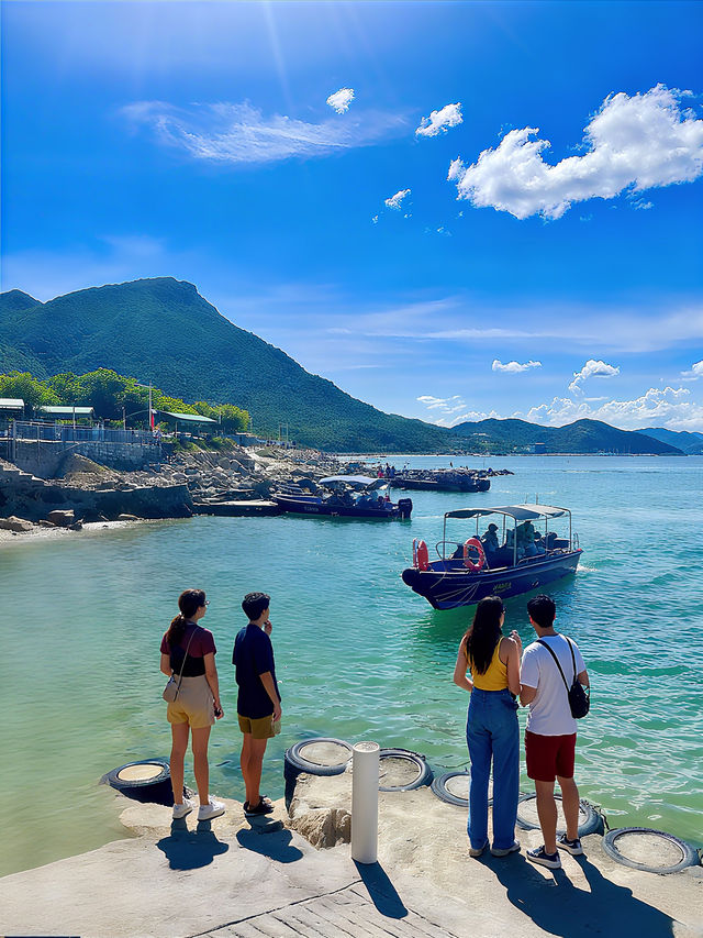 深圳小眾海！在鹿嘴山莊踩進《美人魚》的透明藍裡，缺氧到失語