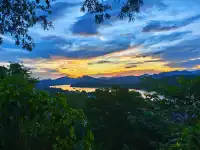 在琅勃拉邦的普西山，赴一場日落之約