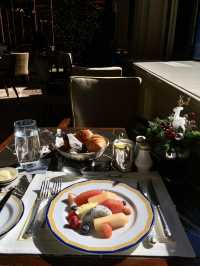 香港半島酒店:維港之畔的百年傳奇