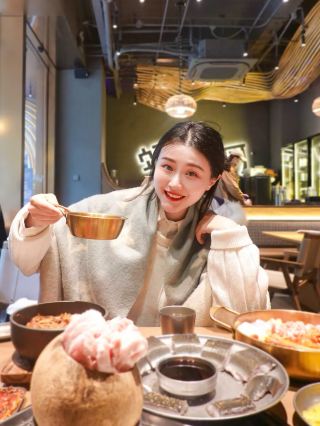 광저우 타워를 바라보며 고기 구이｜이게 바로 내가 사랑하는 개미굴이야!