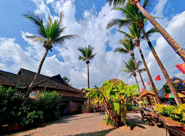 Stroll through the Dai Village to Avoid the Crowds