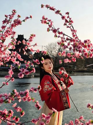 Wuhan Ziyang Pavilion｜A Hidden Ancient-Style Secret in the Heart of Wuchang Lake