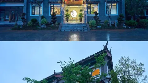 복숭아꽃이 만발한 낙원 깊숙한 곳에 숨겨진 연극이 있습니다. 플라워 오페라 호텔에 묵으시면 더욱 즐거운 시간을 보내실 수 있습니다. — traveler post in 창더