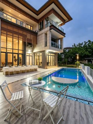 Hailing Island seaside villa! Beach strolls + indoor parties, the best of both worlds