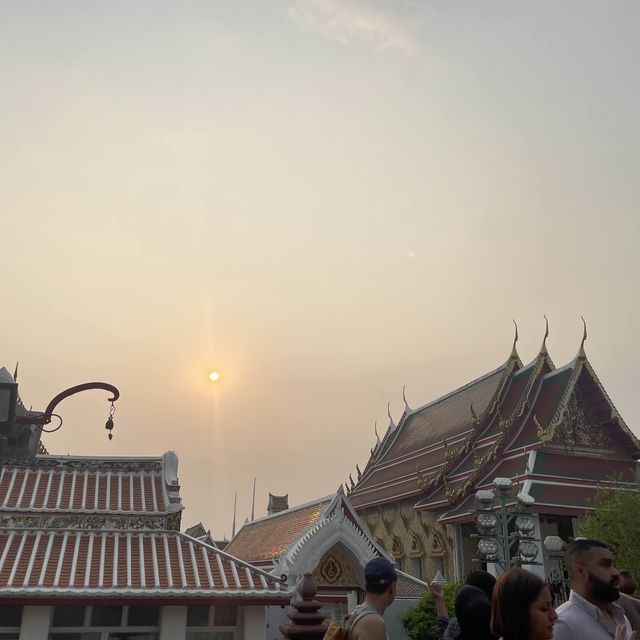 Beautiful sunset with amazing temple views 