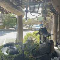 일본 전통화로에 꼬치구이를, 산로쿠엔(山麓園)