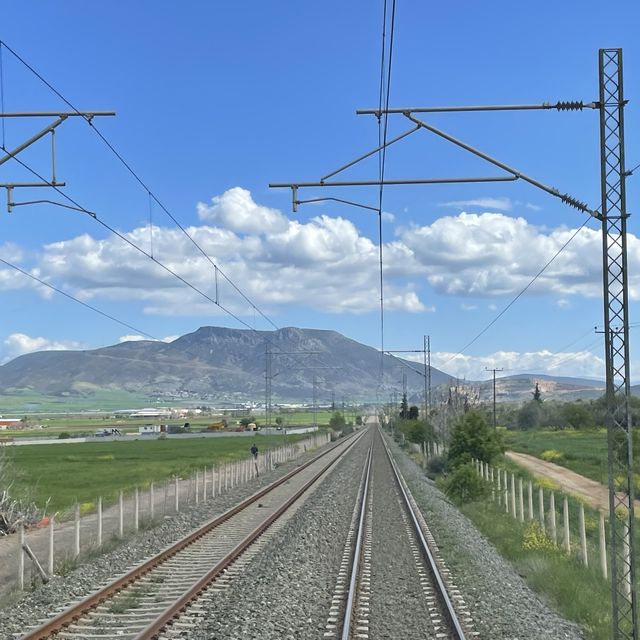 นั่งรถไฟกรีซ จาก athen สู่ เมือง kalambaka