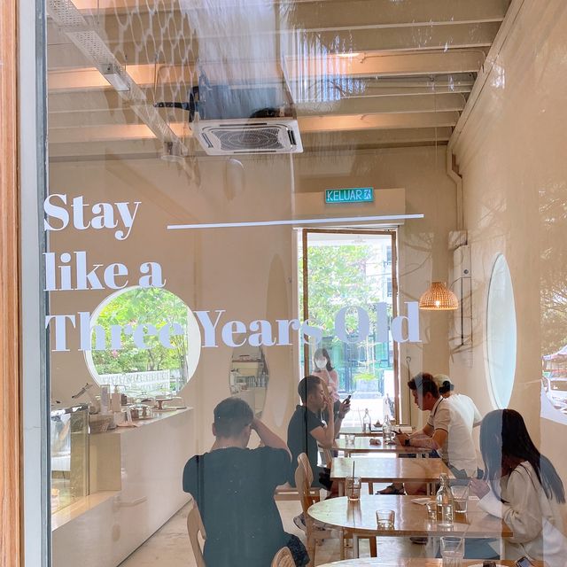 【クアラルンプール】中心街から少し離れた隠れ家おしゃれカフェ🍰