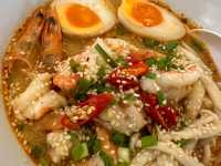 คาเฟ่อบอุ่น โดนัทอร่อย ในตัวเมืองกาญ