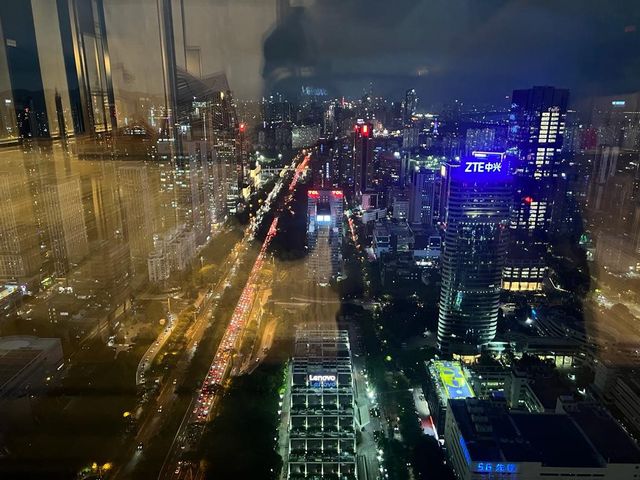 深鐵皇冠假日酒店🏩全景落地玻璃🎑飽覽深圳市景