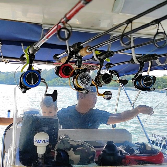 Boat tour in Singapore sea