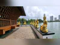 Seema Malakaya, Serene Temple on floating platforms 