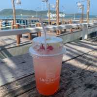แสมสารมารีน่า คาเฟ่ & ที่พักริมทะเล🌊