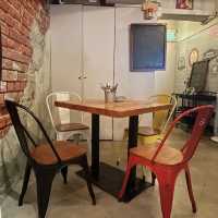 旺角｜工業風格樓上cafe。吃吧