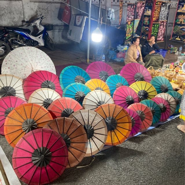 ルアンバパーンの夜の定番スポットLuang Prabang Night Market
