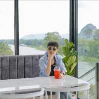 W STORY คาเฟ่สไตล์มินิมอลขาวคลีนโซคิ้วท์