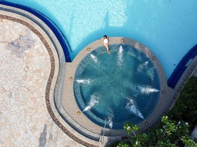 Dusit Thani Pattaya ที่พักสวยริมหาเพัทยา