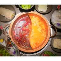 新鮮配料 好味香辣 必吃重慶鍋 香港中環