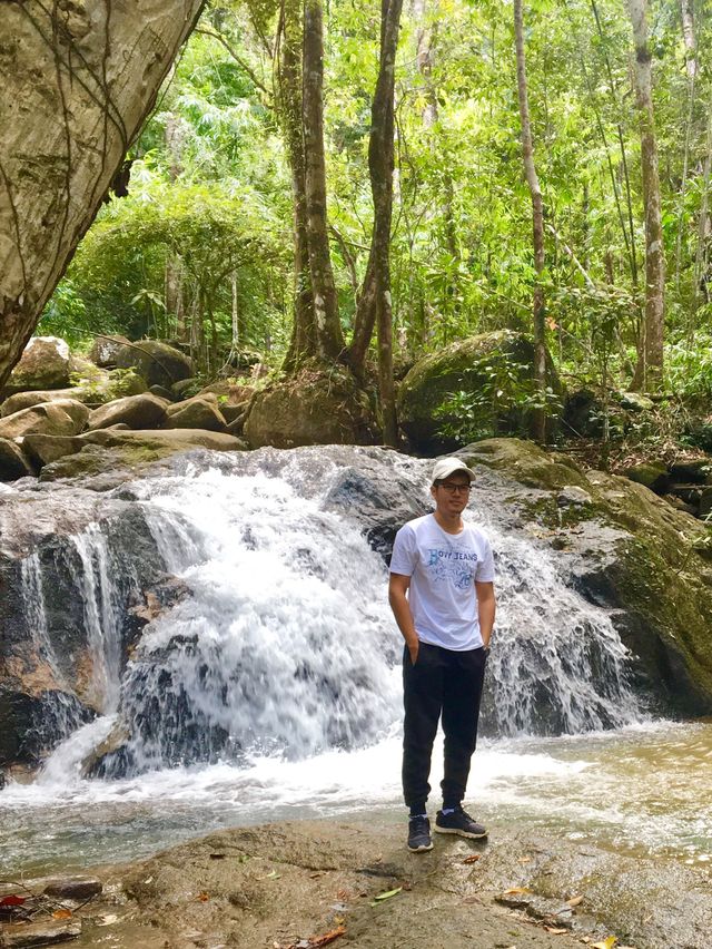 น้ำตกกระทิง ที่อุทยานแห่งชาติเขาคิชฌกูฏ 🏔️🏕️