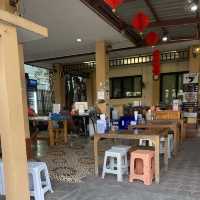 แวะกินก๋วยเตี๋ยวที่ร้านเตี๋ยวกระดูก 🍜 บางแสน