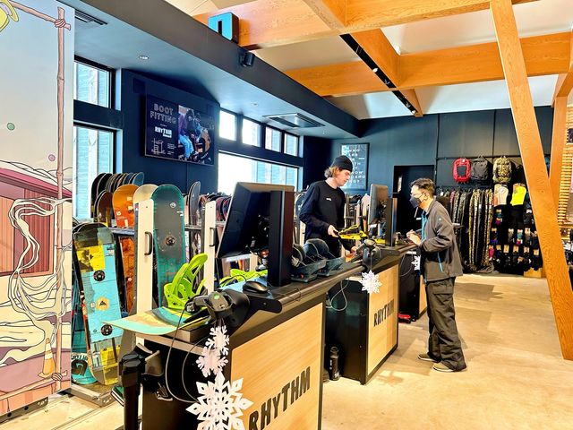 Snowboard 初體驗-租雪具篇(好好彩，好清楚睇到成個羊蹄山）